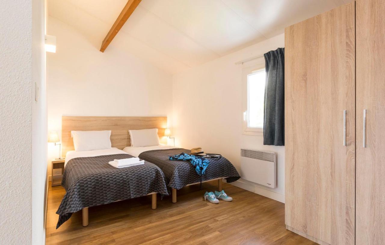 Residence Odalys Le Village Des Amareyeurs Le Chateau-d'Oleron Exterior photo