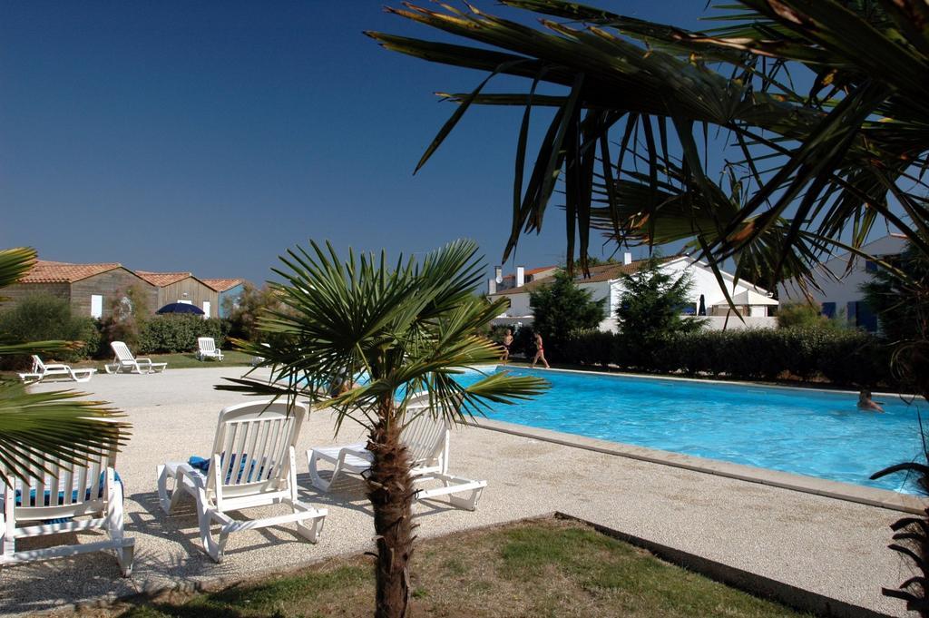Residence Odalys Le Village Des Amareyeurs Le Chateau-d'Oleron Exterior photo
