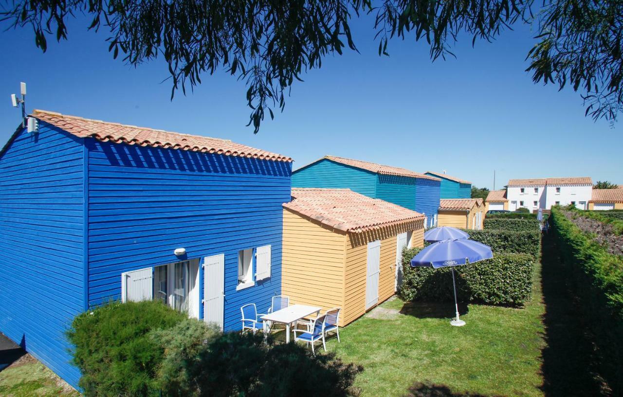 Residence Odalys Le Village Des Amareyeurs Le Chateau-d'Oleron Exterior photo